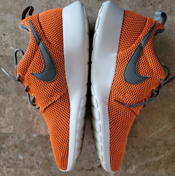 2013 Nike Roshe run boys shoes total orange 🍊us size 5.5Y - Picture 3 of 11